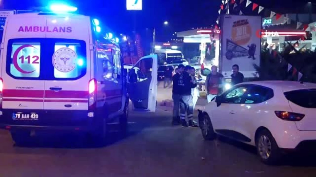 Yolun karşısına geçen kadına otomobil çarptı, yaralı bilgisini vermek polis memuruna düştü