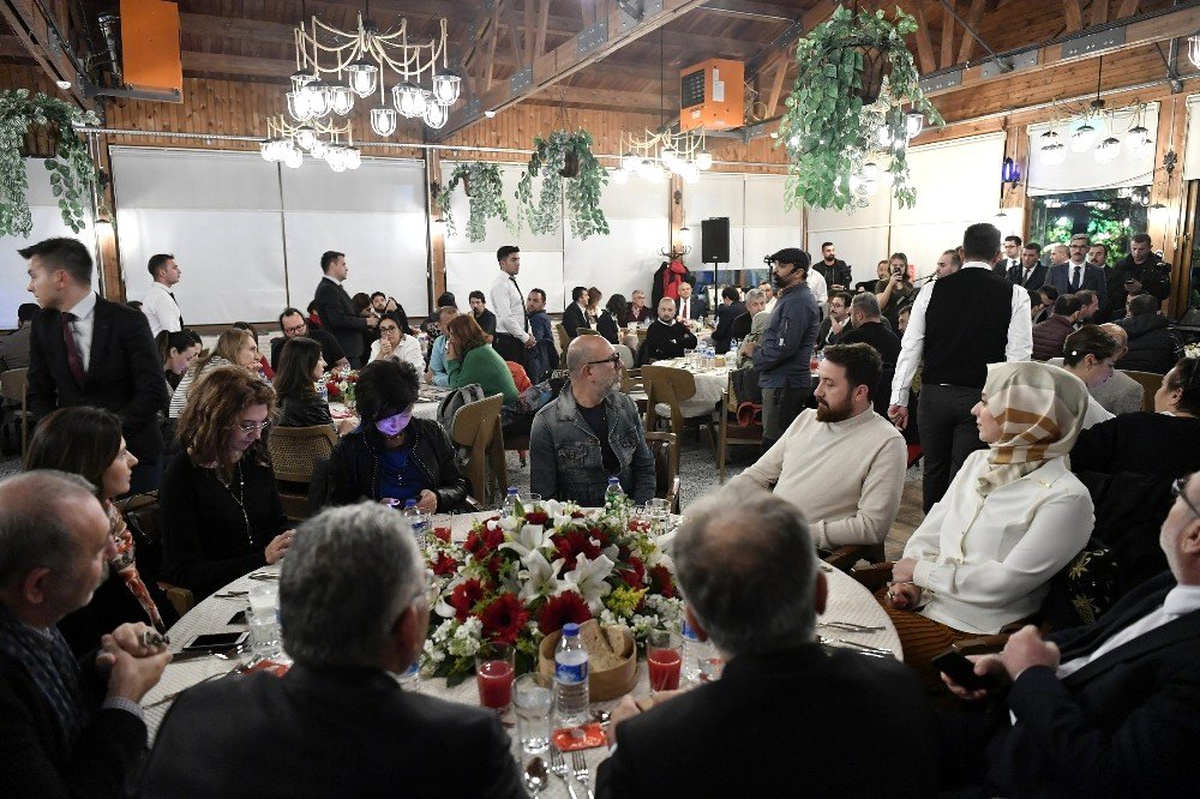 Başkan Büyükkılıç, Gastronomi Turizmi Çalıştayı\'na katılan misafirleriyle Erguvan Tesisleri\'nde bir...