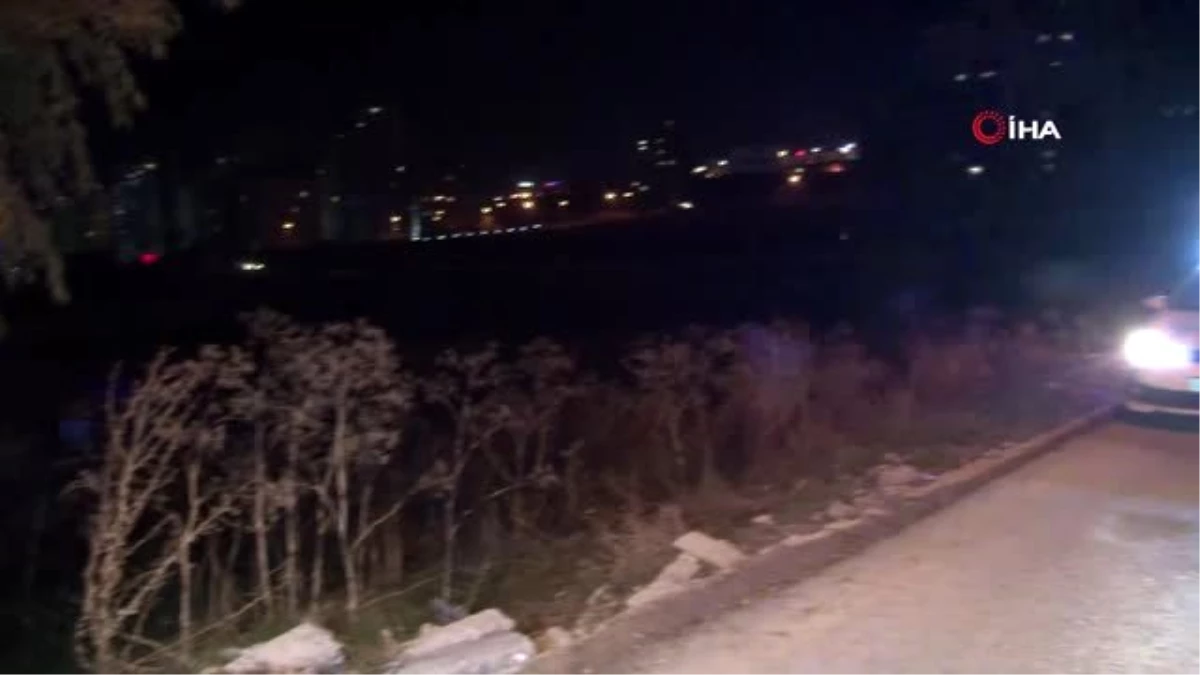 Başkent\'te virajı alamayan otomobil boş araziye uçtu: 4 yaralı