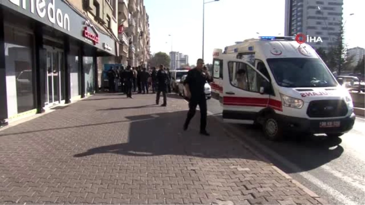 Çeşitli suçlardan araması olan şahıs polisin silahını almaya çalışırken vurularak yaralandı