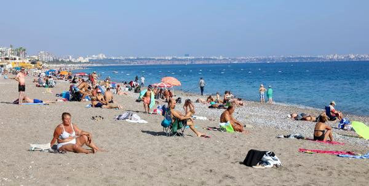 Dünyaca ünlü sahilde sıcak hava yoğunluğu