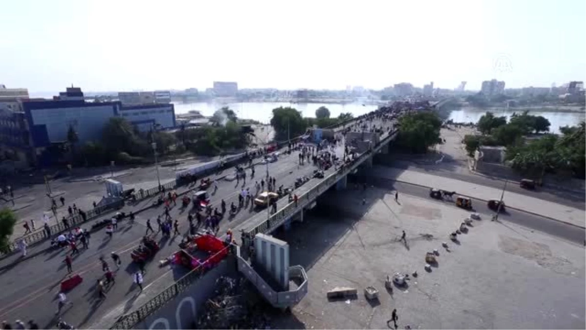Göstericiler Sinek Köprüsü\'ne yeniden yerleşti