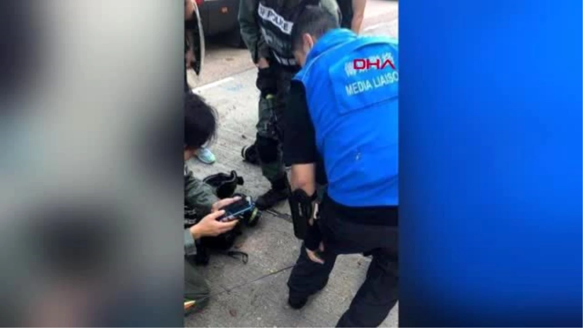 Hong kong\'da protestolarda bir sağlık görevlisi ok ile vuruldu