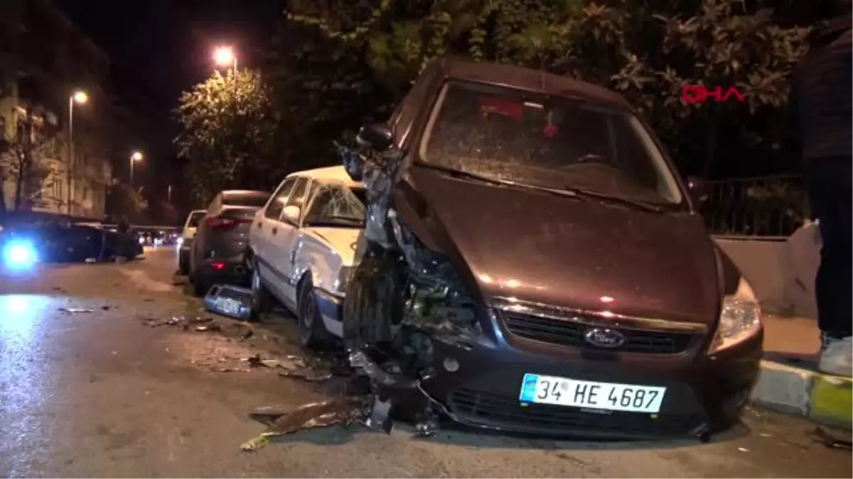 İstanbul-polisten kaçan şüpheliler park halindeki 6 otomobile çarptı 2 yaralı