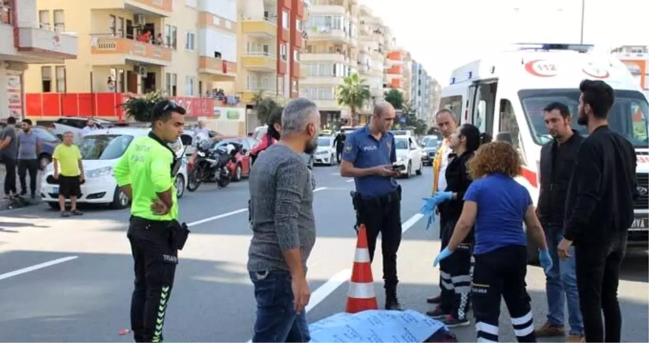 Motosiklet çarptı, otomobil üstünden geçti! Dehşete düşüren anlar kameraya böyle yansıdı