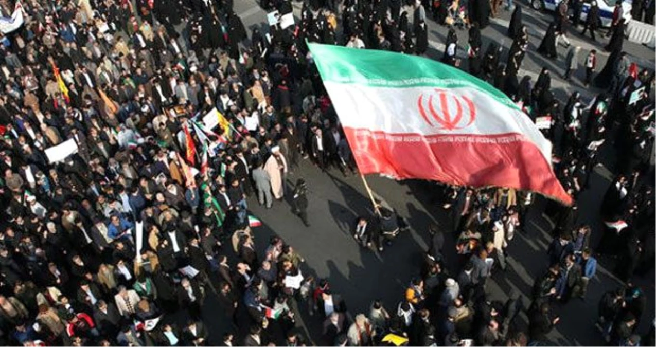 Tahran\'da göstericiler "Hamaney\'e ölüm" sloganları attı