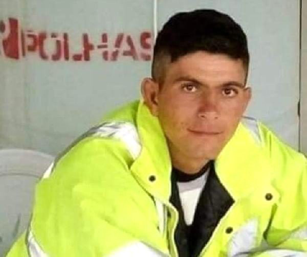 4 aylık eşini kazakla boğdu