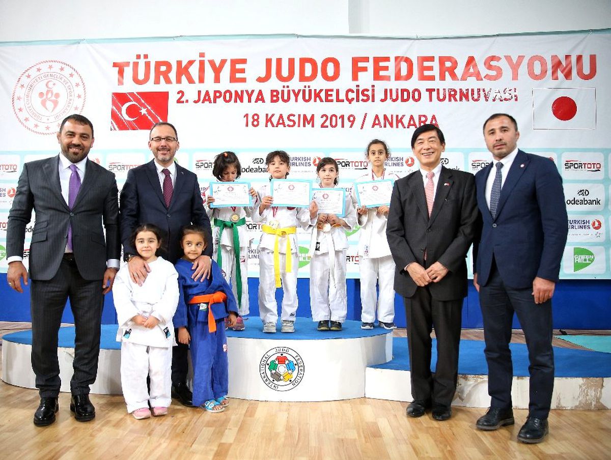 Bakan Kasapoğlu, 2. Japonya Büyükelçiliği Judo Turnuvasını takip etti