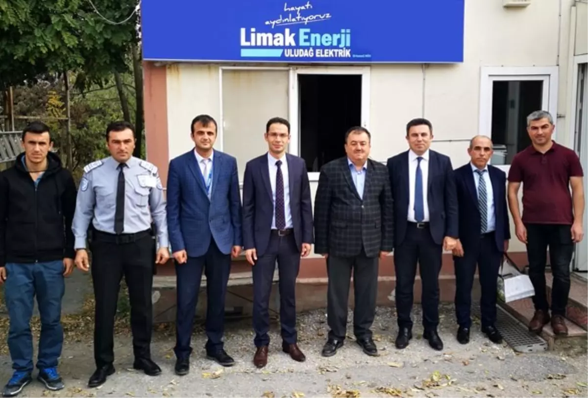 Enerji çalışanları haftasını ekibiyle birlikte kutladı