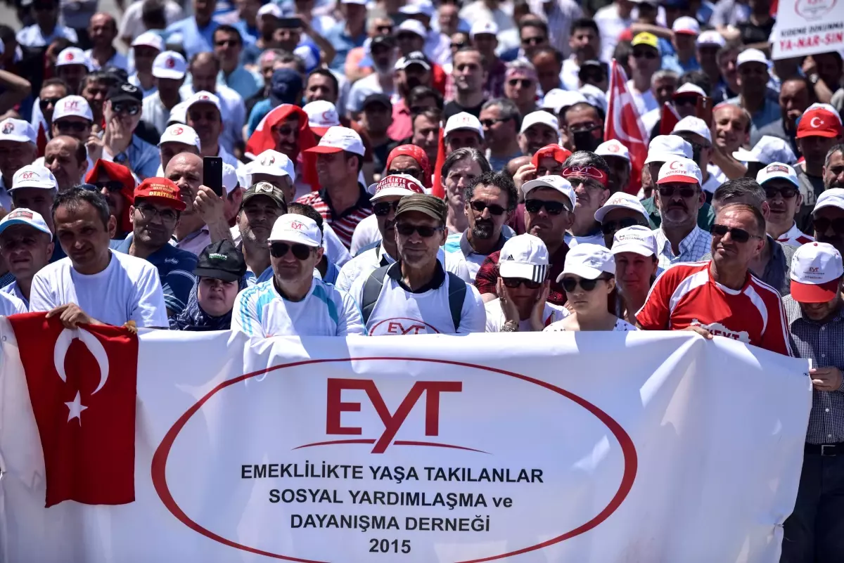 EYT\'nin Türkiye\'ye maliyeti yıllık 100 milyar TL olarak hesaplandı