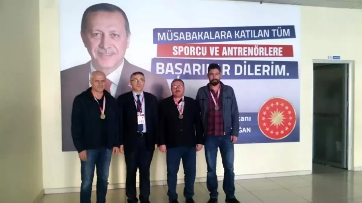 Gençlik ve Spor İl Müdürlüğü Personeli ile Öğretmenler Satranç Turnuvasında Bir Araya Geldi