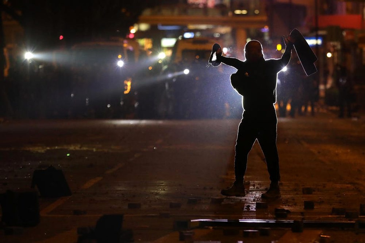 Hong Kong protestolarında tansiyon yükseliyor