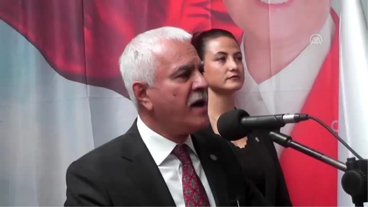 İYİ Partili Aydın, Ödemiş\'te partililerle bir araya geldi