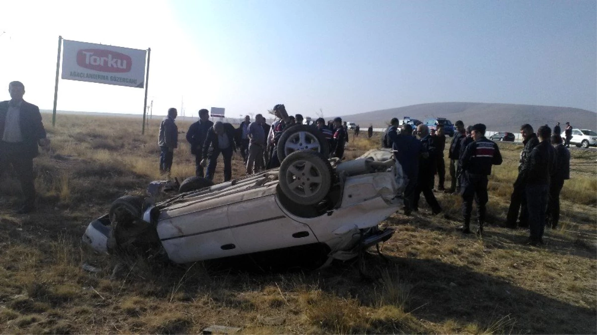 Konya\'da iki otomobil çarpıştı: 1 ölü, 5 yaralı