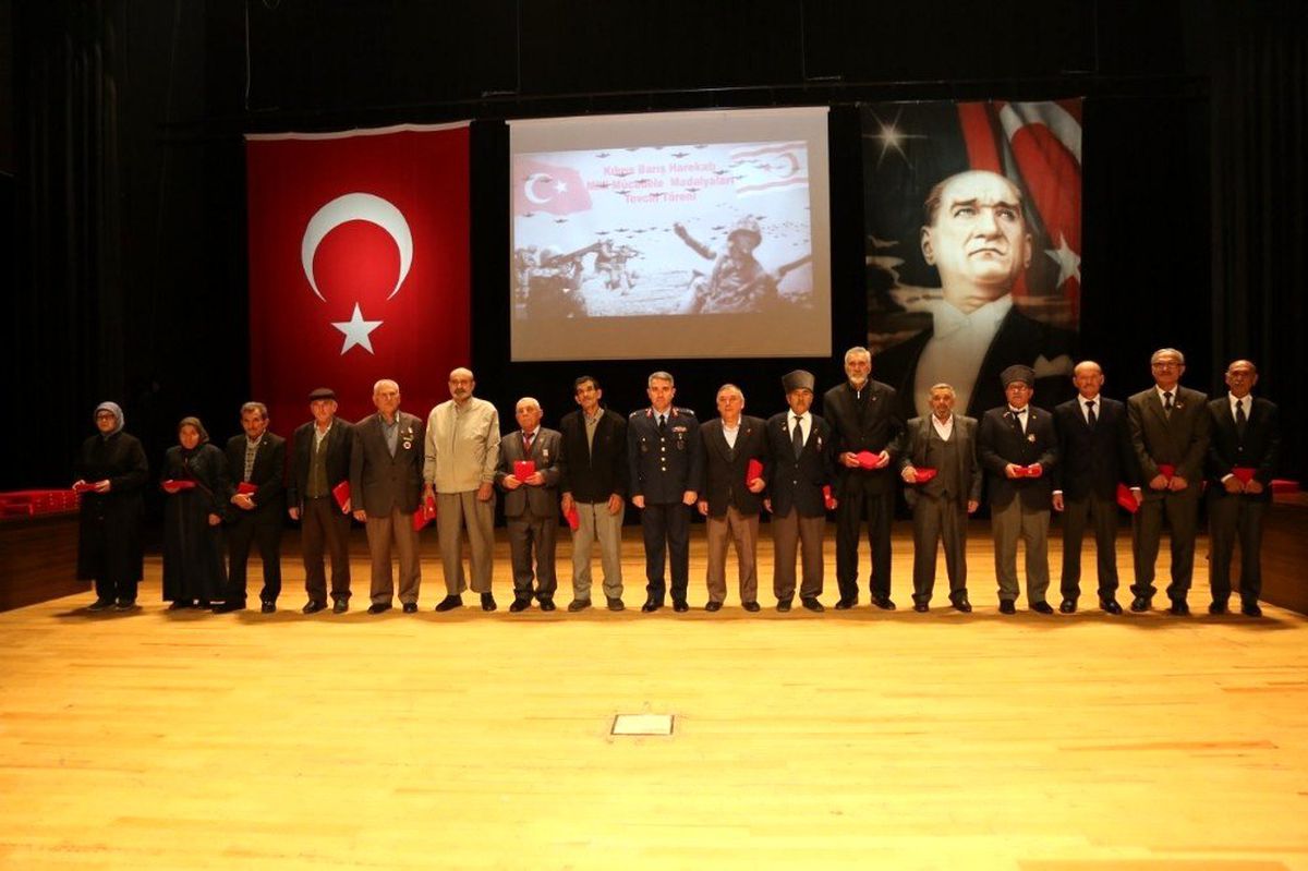 Kütahya\'da 170 Kıbrıs gazisine Milli Mücadele Madalyası ve Beratı