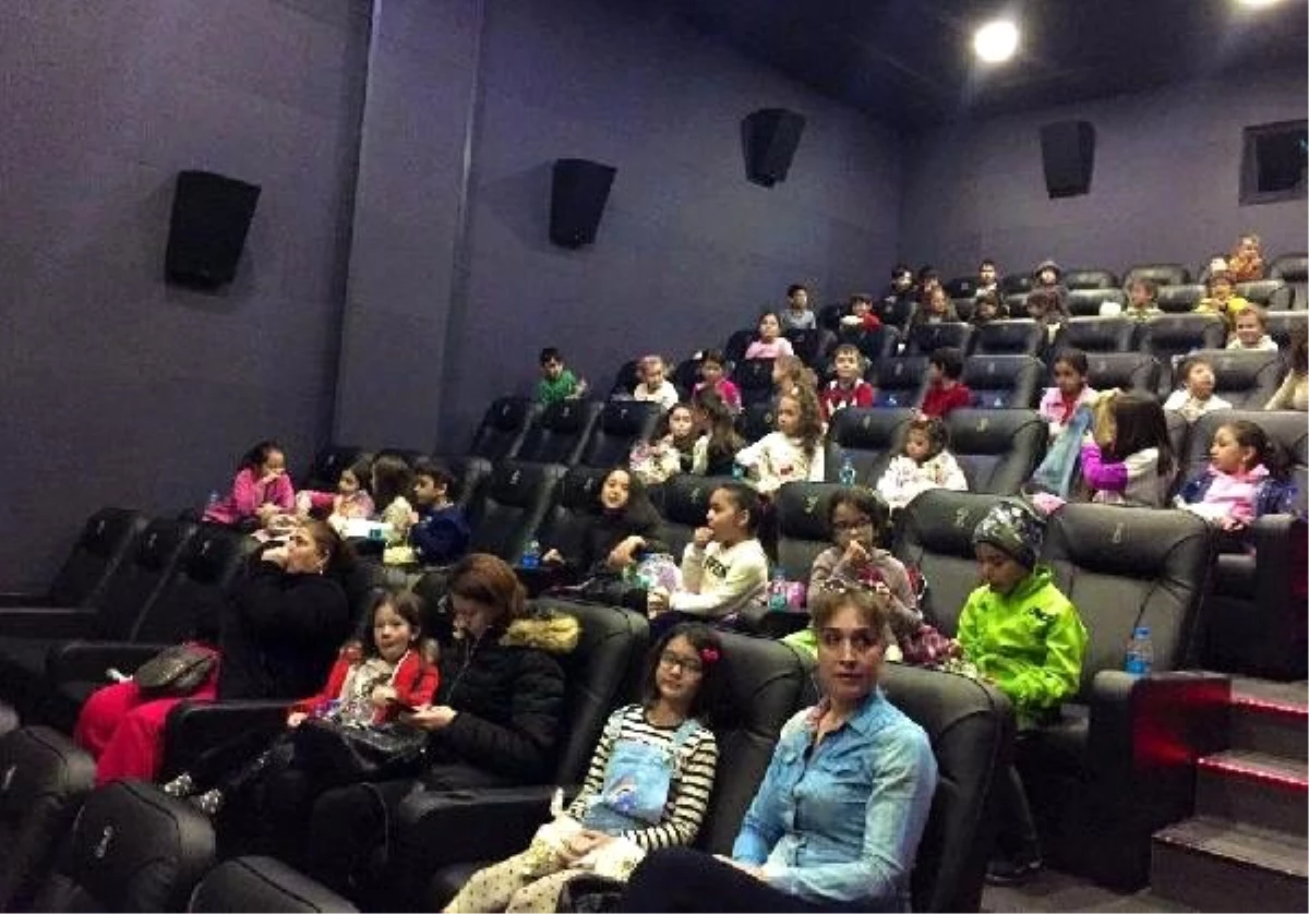 Muğla\'da kırsaldaki 175 öğrenci, sinemayla tanıştı