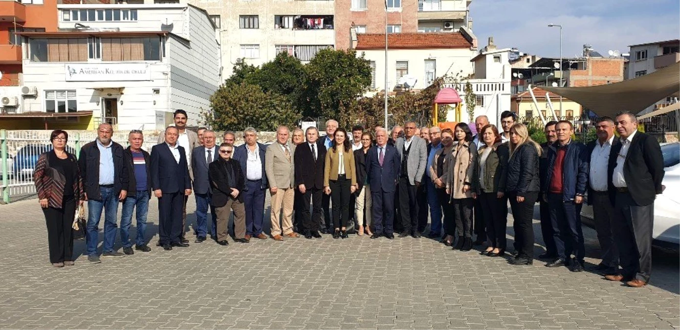 Nazilli CHP\'de eski Başkan Deveci ve ekibi basınla buluştu