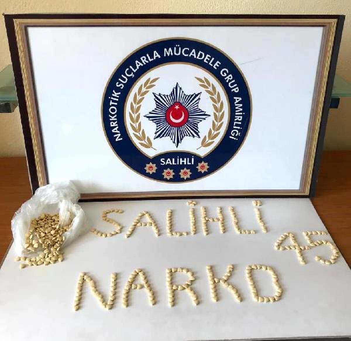 Salihli\'de uyuşturucuya 3 tutuklama