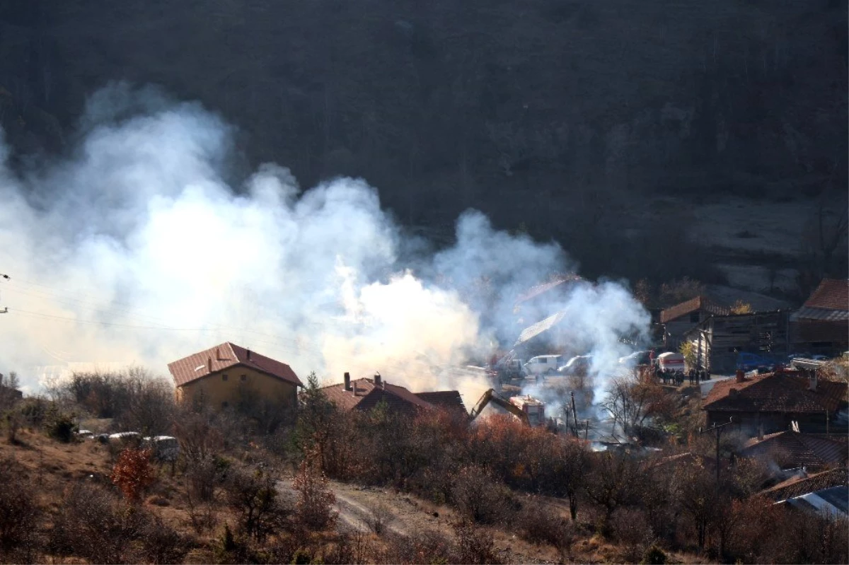 Bolu\'da, 4 ev, 3 ahır ve 7 samanlık yangında kül oldu