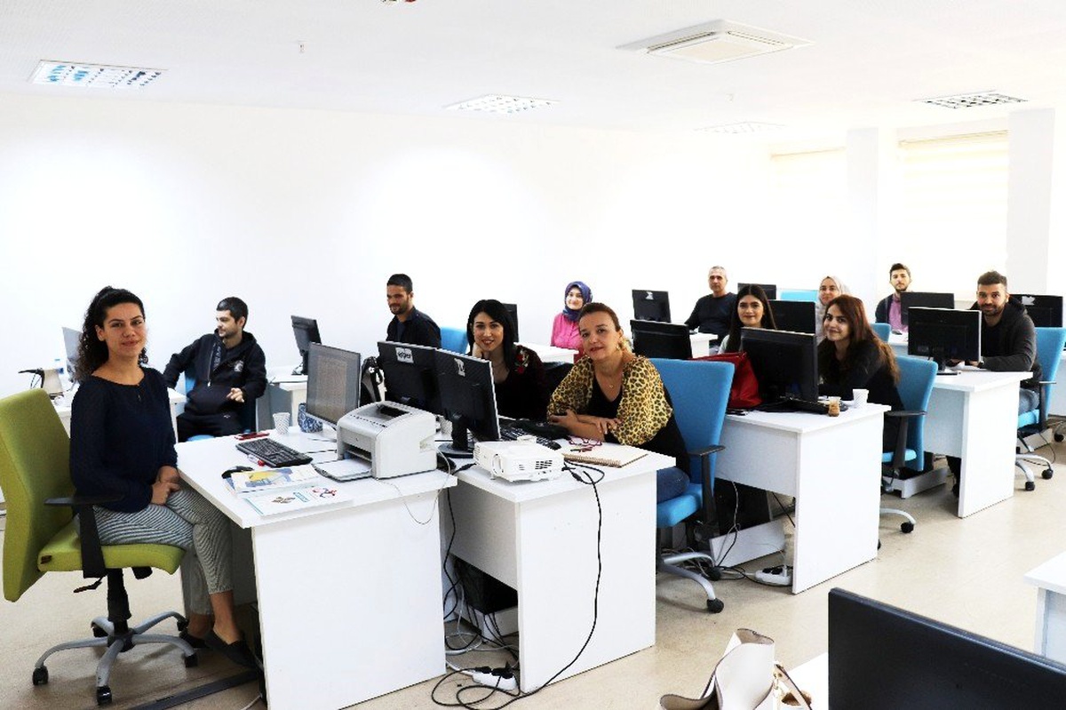 Gençlik Merkezinin bilgisayarlı muhasebe kursuna ilgi