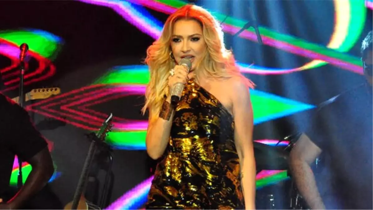 Hadise: "Başka birine ait kostümü \'ben tasarladım\' diyecek kadar salak değilim"