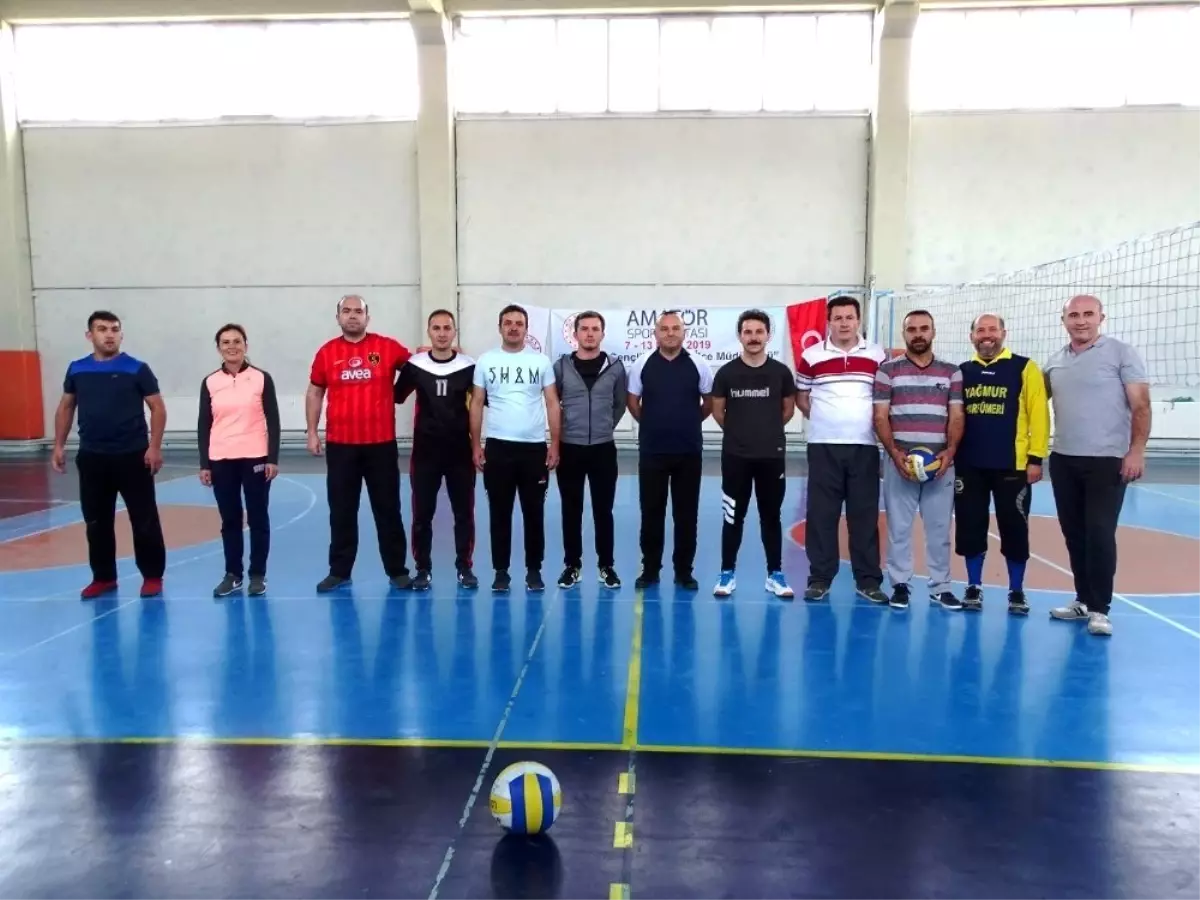 Hisarcık\'ta Voleybol Turnuvası