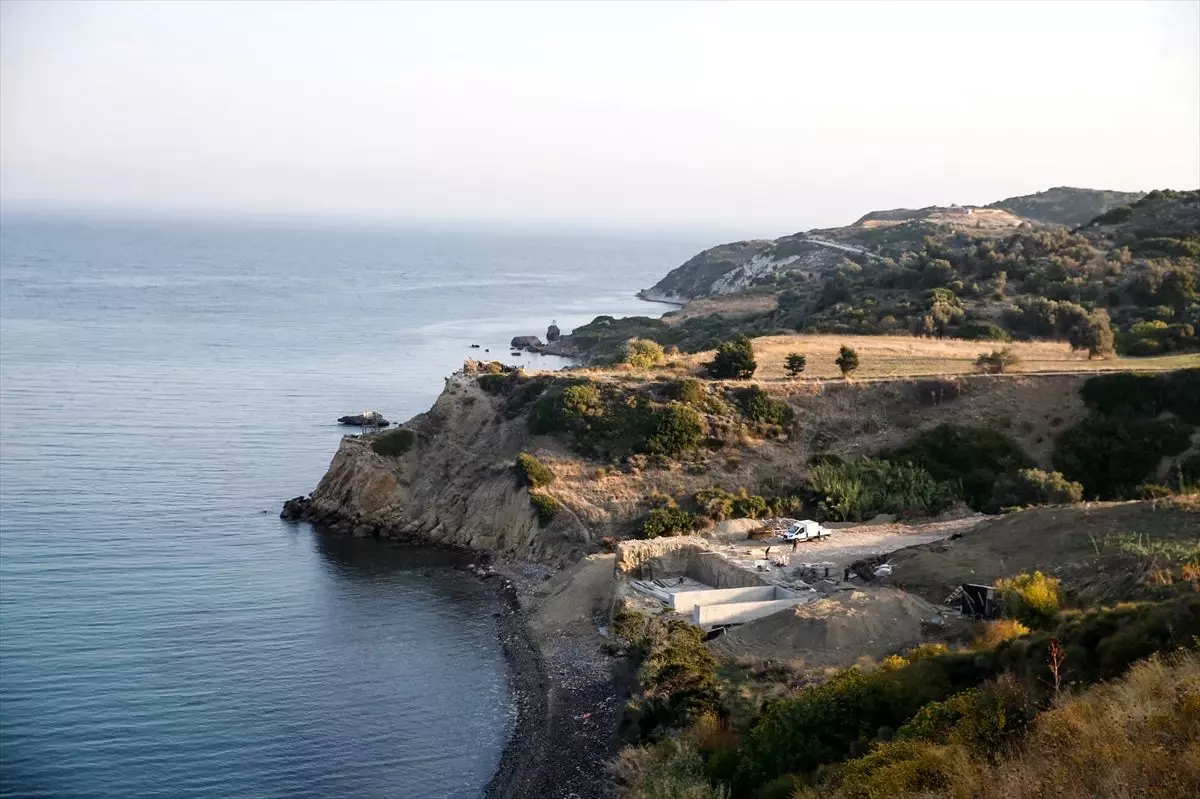 Karaburun\'da sit alanındaki inşaatın yıkım çalışması tamamlandı