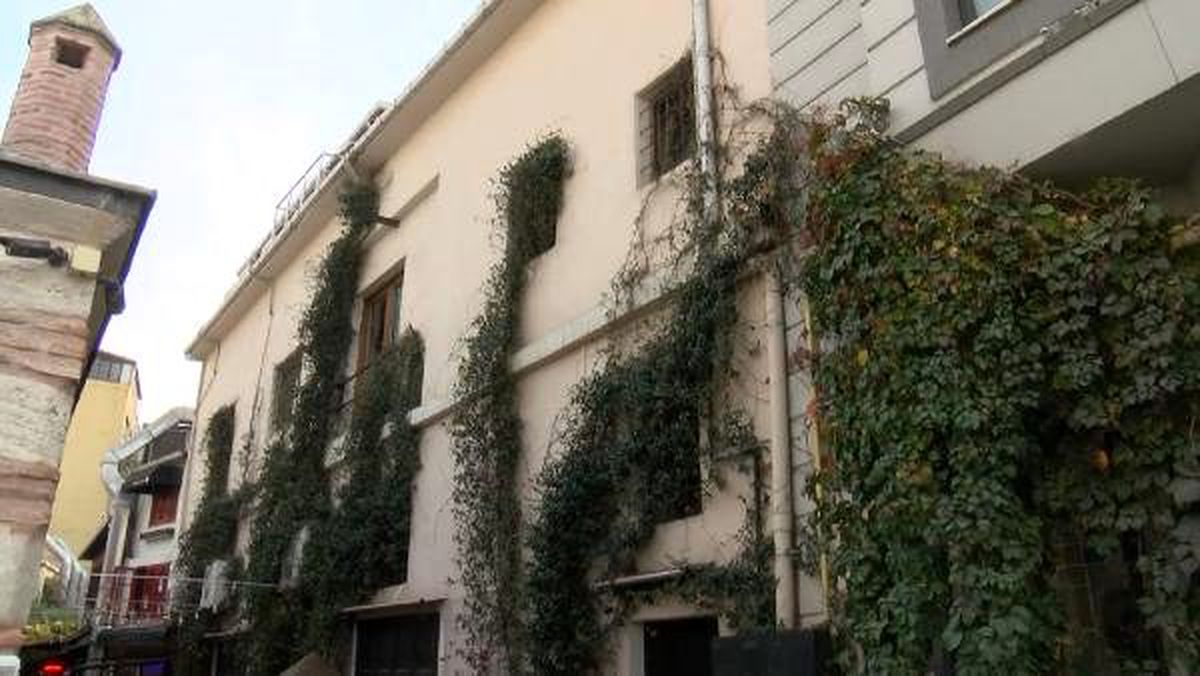 Le Mesurier\'in Karaköy\'deki ofisinde sessizlik... Gelen kargolar geri dönüyor
