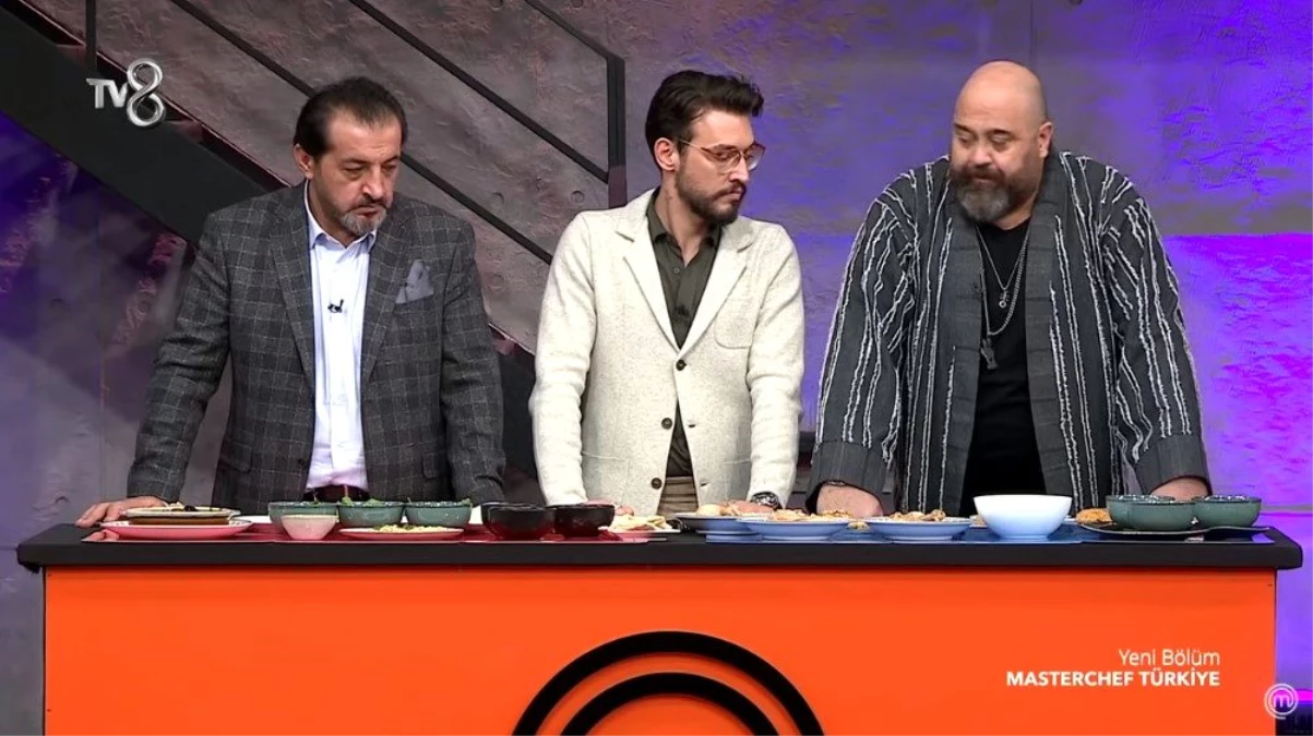 MasterChef jürileri, iki takımın da yemeklerini beğenince herkese ödül eğitimi verdi