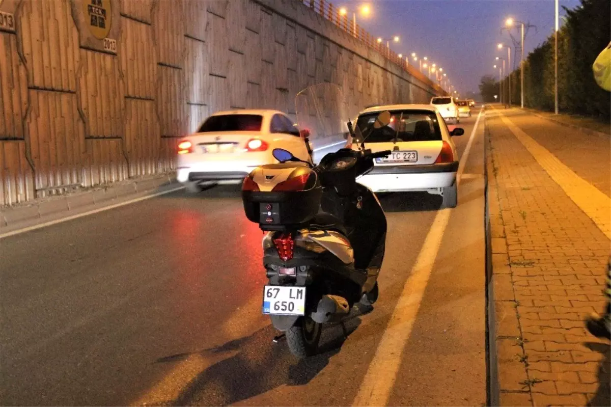 Motosiklet kaldırıma çıkarak devrildi: 1 yaralı