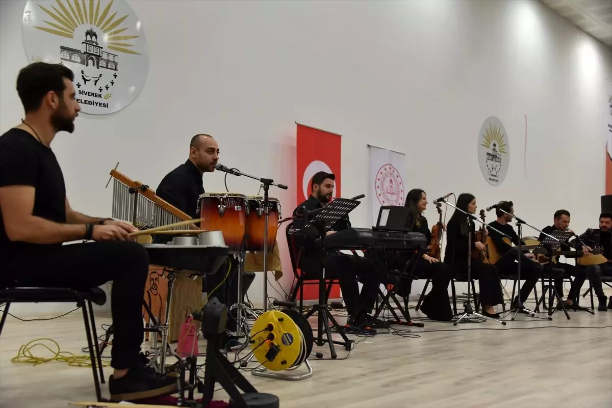 Müzik öğretmenleri meslektaşları için konser verdi