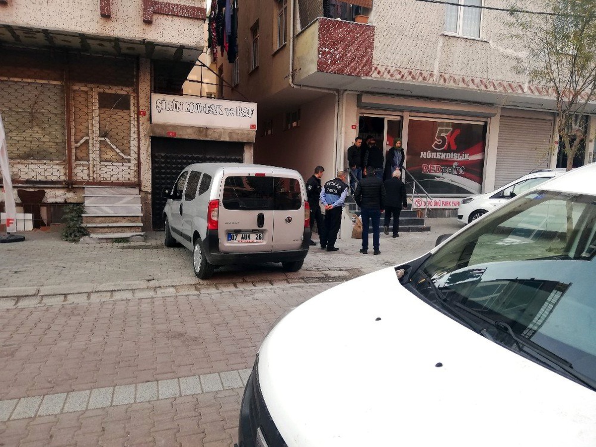(Özel) Avcılar\'da kimyasal koku alarmı