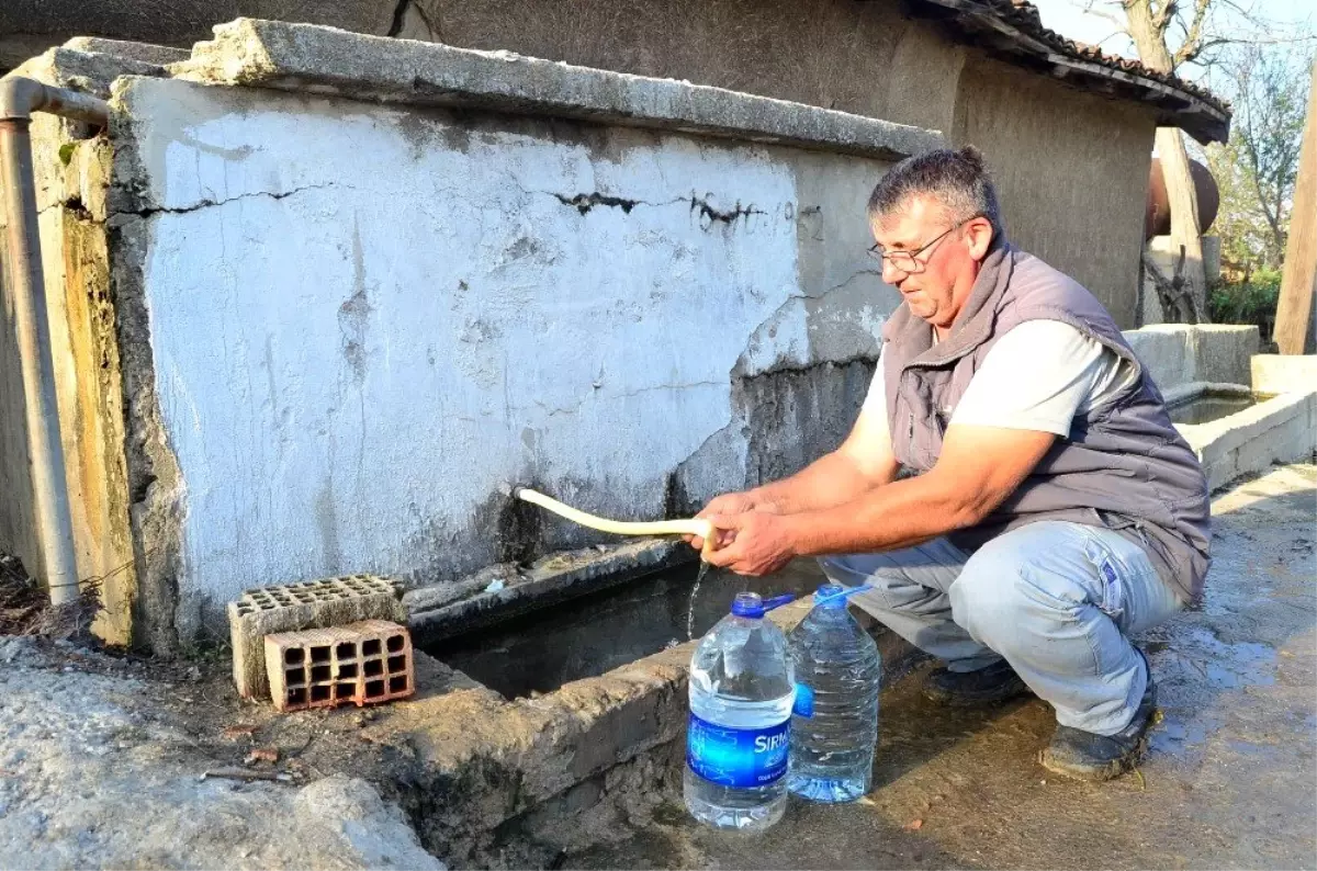 (Özel) Köyün suları kesildi, vatandaş taşımalı suya döndü