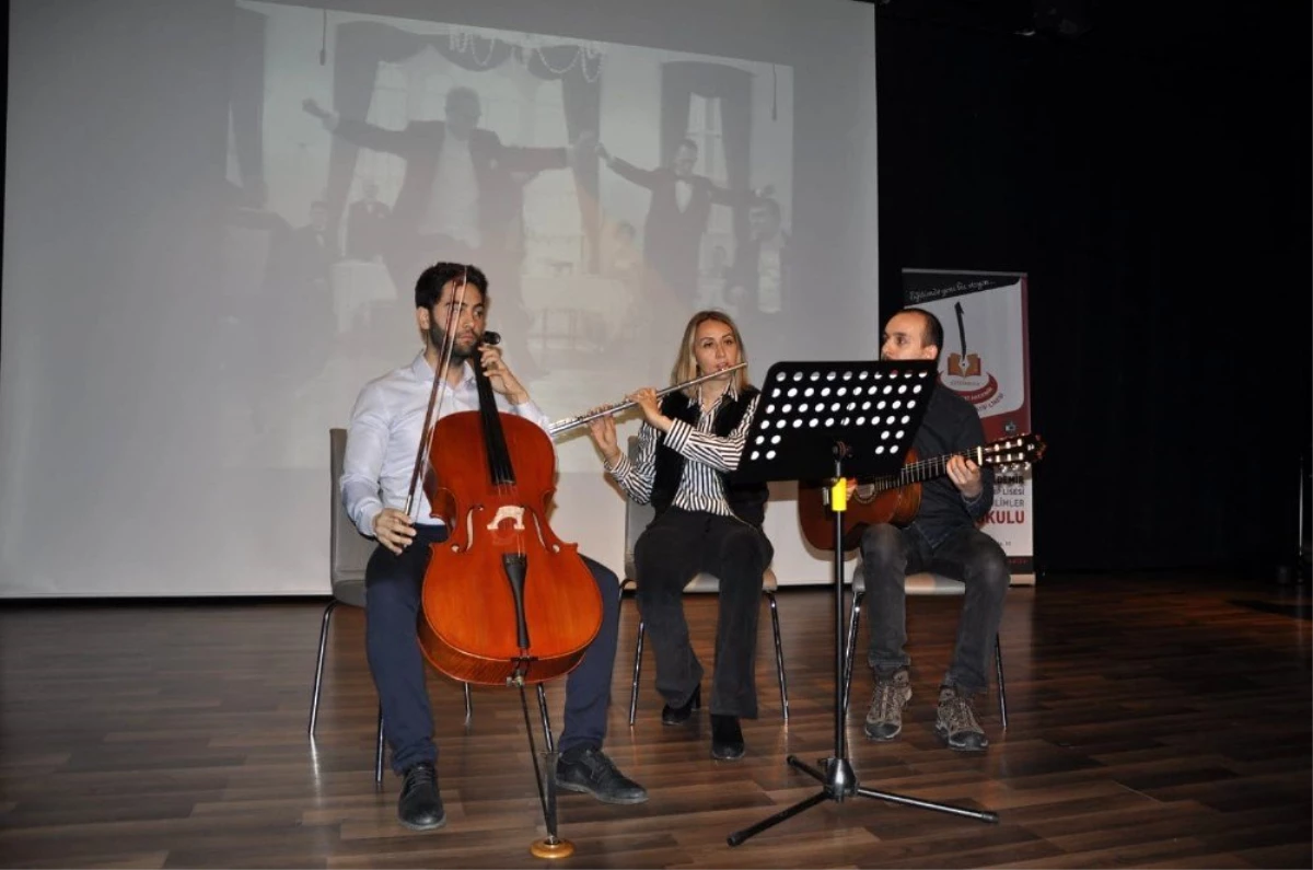 Safranbolu\'da öğretmenler meslektaşlarına konser verdi