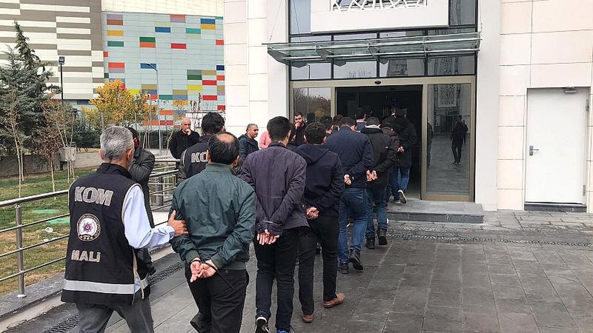 TSK soruşturması kapsamında 82\'si mavazzaf 133 şüpheli hakkında yakalama kararı