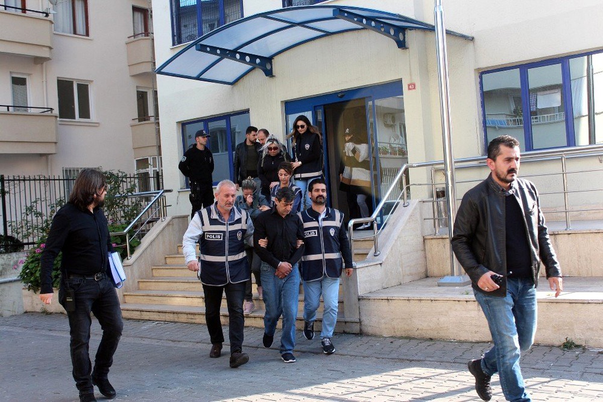 Yalova\'da fuhuş villalarına baskın