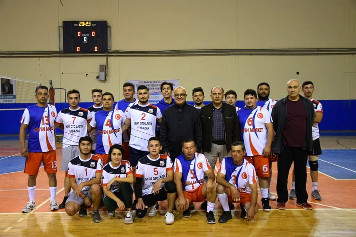 Yenipazar\'da herkes sahaya iniyor