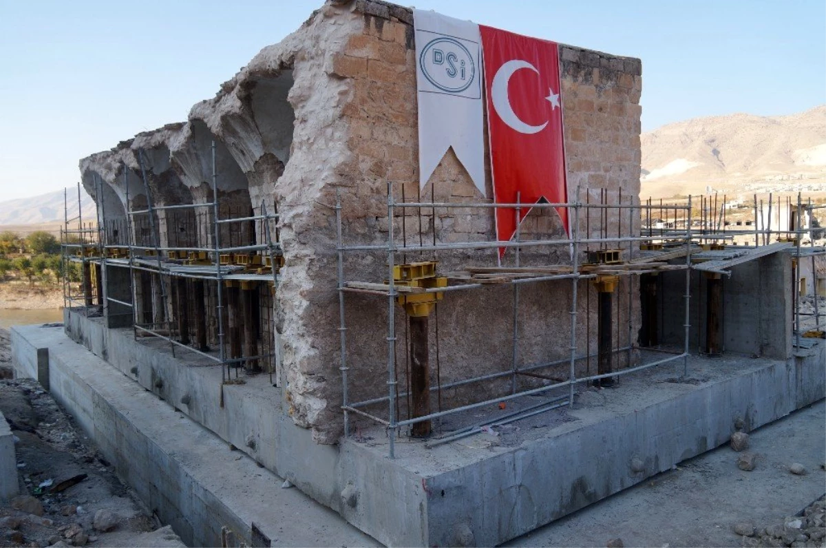 610 yıllık Er-Rızk Camii taşınmaya hazır