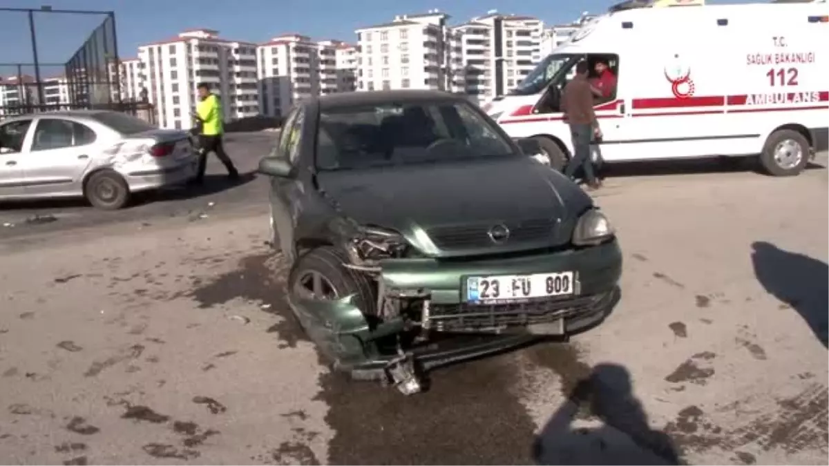 Elazığ\'da trafik kazası: 12 yaralı