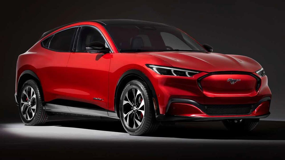 Elektrikli Ford Mustang Mach-E Yazılım Güncellemesinde Çığır Açıyor