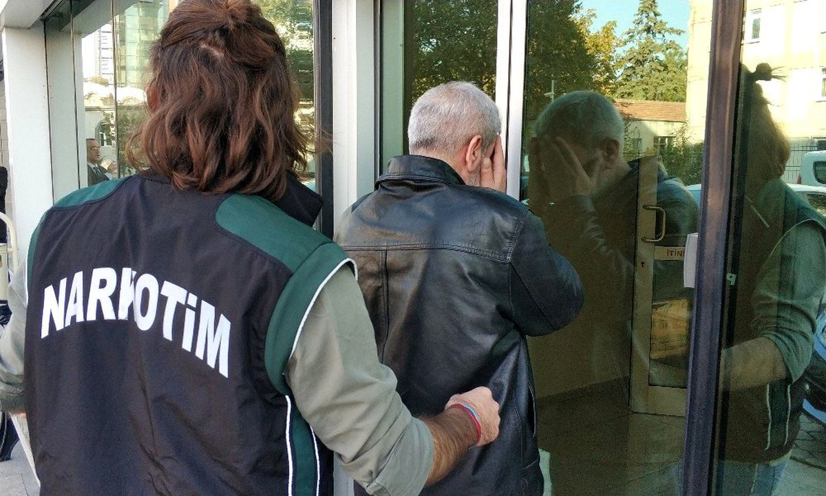 Evinde esrar ele geçen şahsa adli kontrol