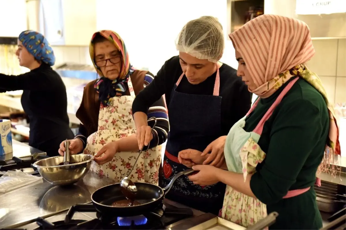 Hem becerilerini geliştiriyor, hem de yeni teknikler öğreniyorlar