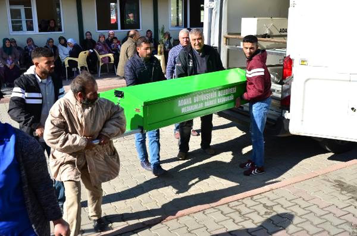 Kazada ölen küçük Erol\'un cenazesinde aile dramı ortaya çıktı