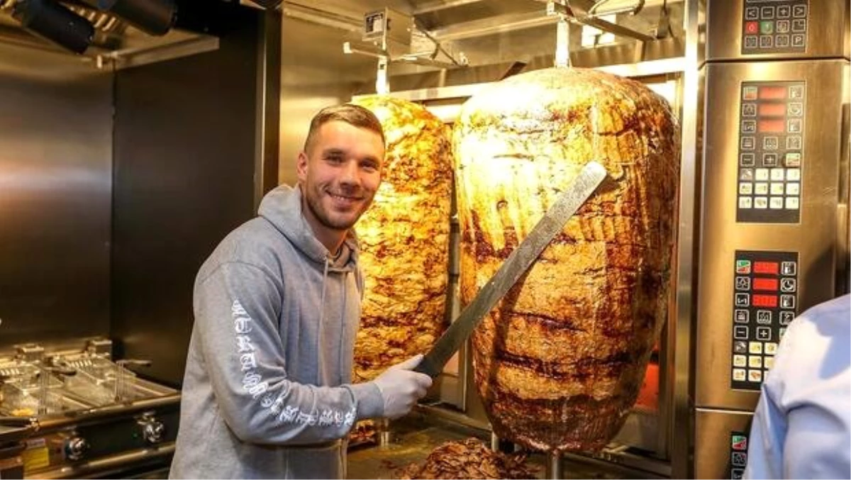 Lukas Podolski, Polonya\'ya transfer olup dönerci açacak!