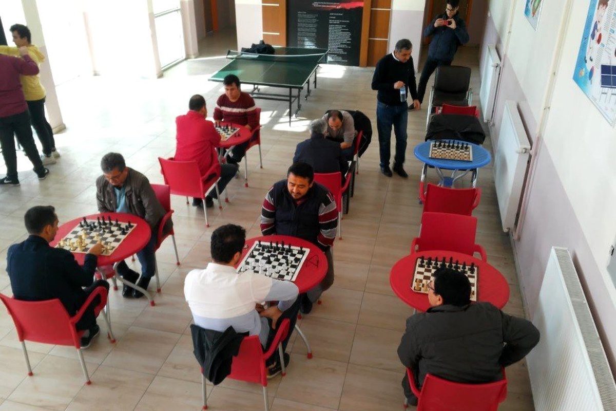 Tavşanlı\'da Öğretmenler Günü, sportif faaliyetlerle başladı