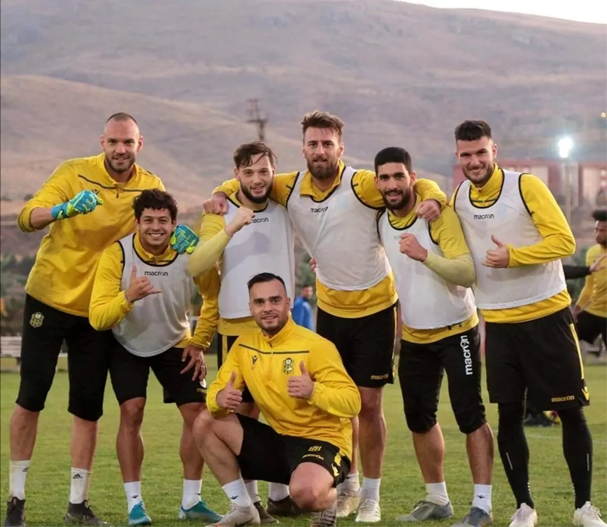 Yeni Malatyaspor, Fenerbahçe maçına 3 puan parolasıyla hazırlanıyor