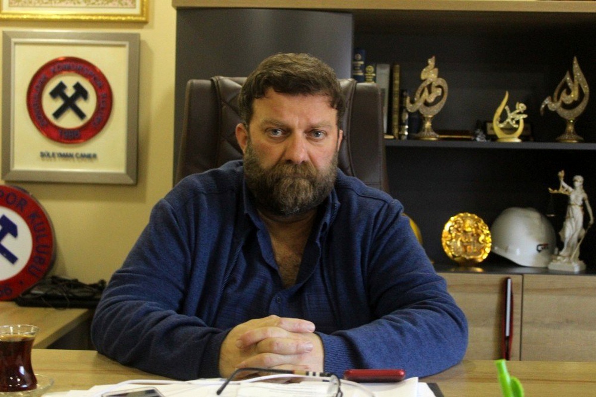Zonguldak Kömürspor Başkanı Süleyman Caner: "Çaresizlikten maçları oynadığımız yerde antrenman...