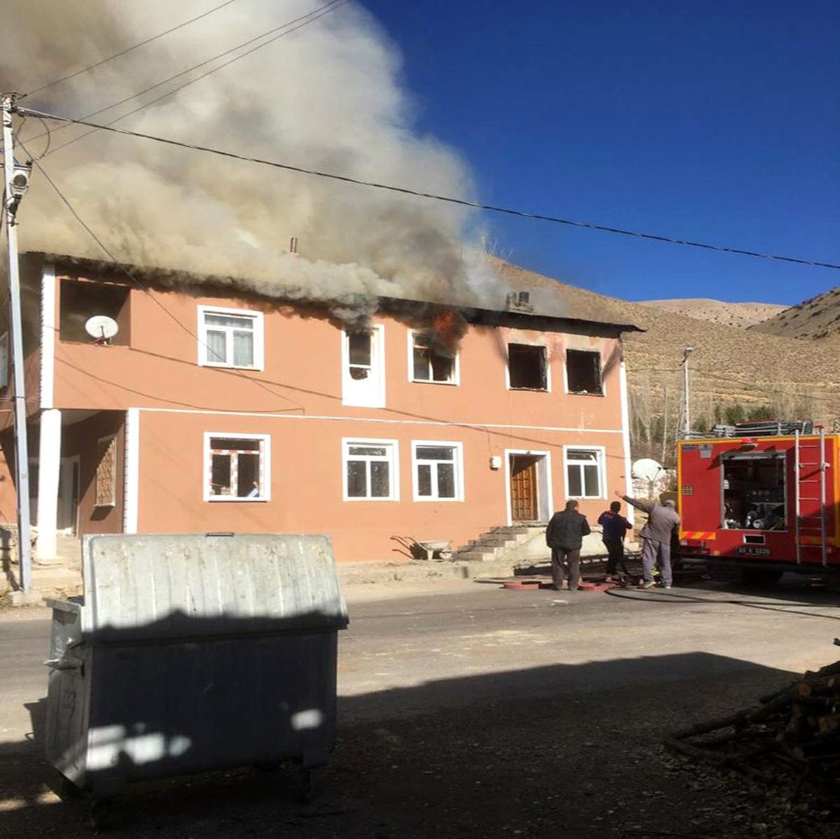Bayburt\'ta facia: Bu ev 2\'si çocuk 3 kişiye mezar oldu