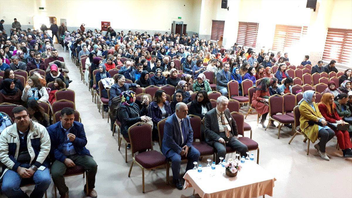 Beypazarı\'nda öğretmenlere konferans