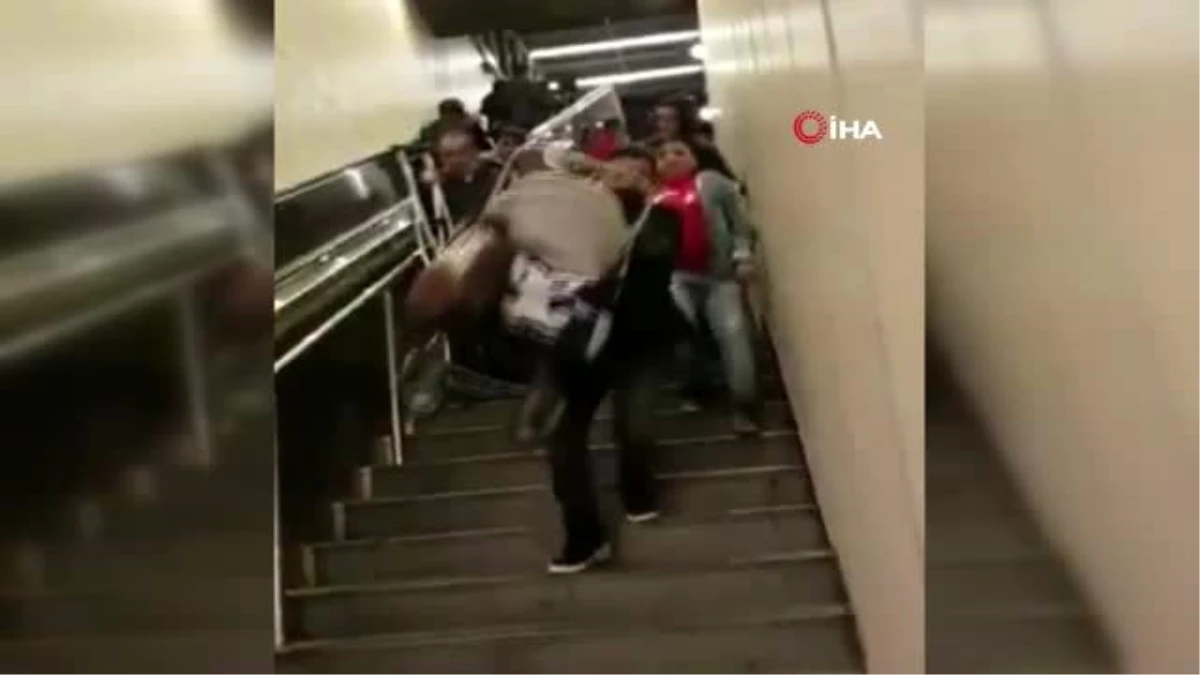Cennet metrobüs altgeçidindeki yürüyen merdiven ve asansörün bozuk olması engellilere zor anlar...